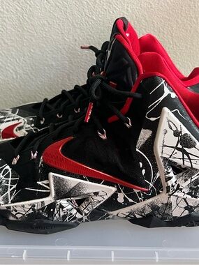 Mens 13 Nike LeBron 11  Graffiti 2014 White/Red/Black 616175-100 Basketball Shoe